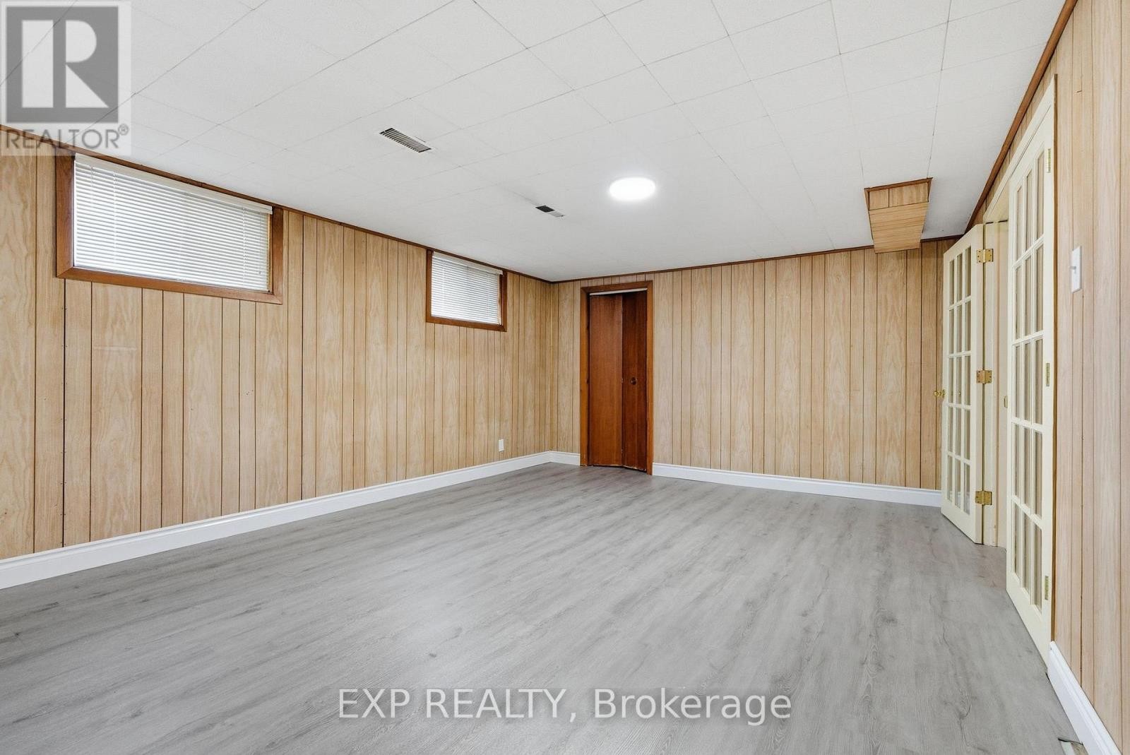 












2243 MIRAMICHI STREET

,
Ottawa,




Ontario
K2C0Z1

