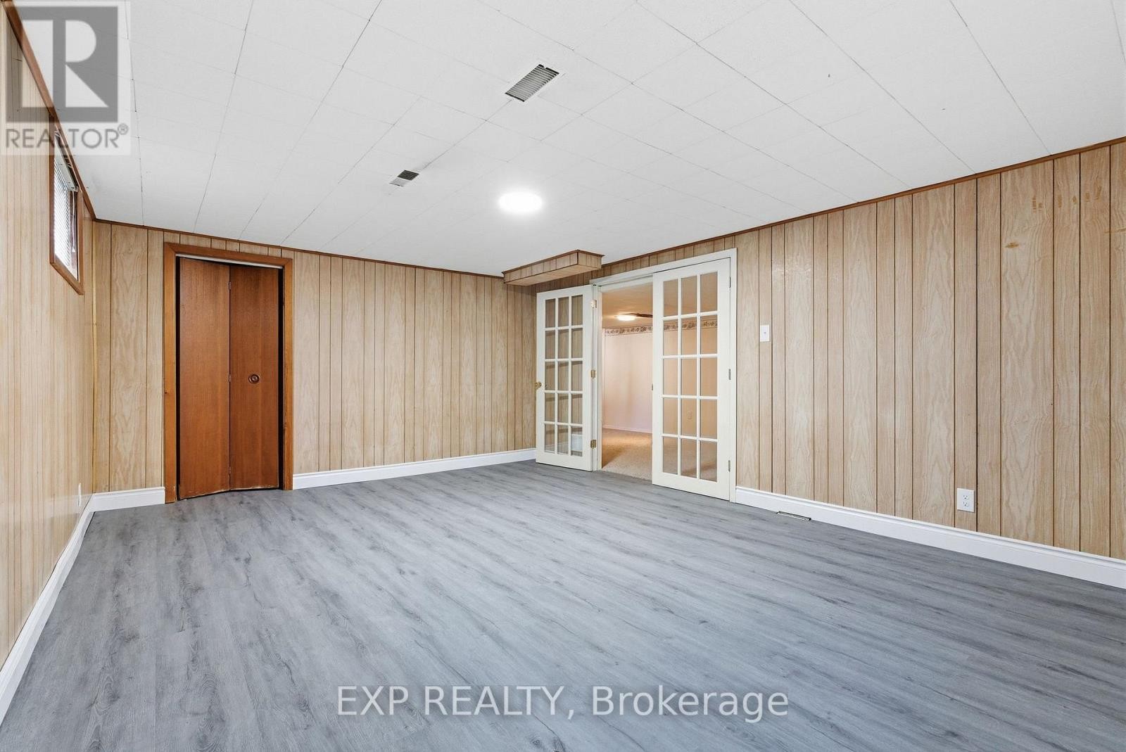 












2243 MIRAMICHI STREET

,
Ottawa,




Ontario
K2C0Z1

