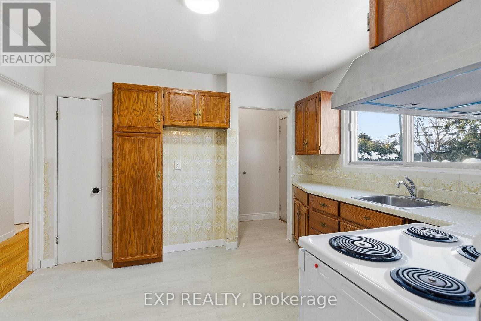 












2243 MIRAMICHI STREET

,
Ottawa,




Ontario
K2C0Z1

