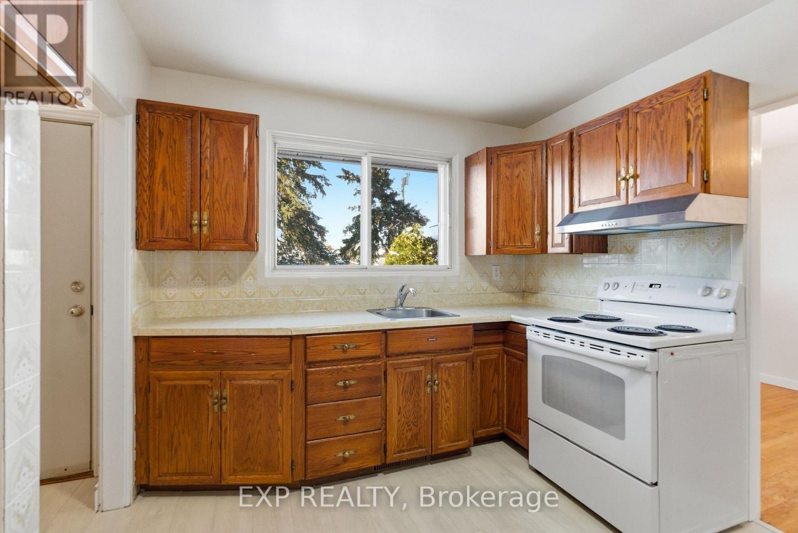 












2243 MIRAMICHI STREET

,
Ottawa,




Ontario
K2C0Z1

