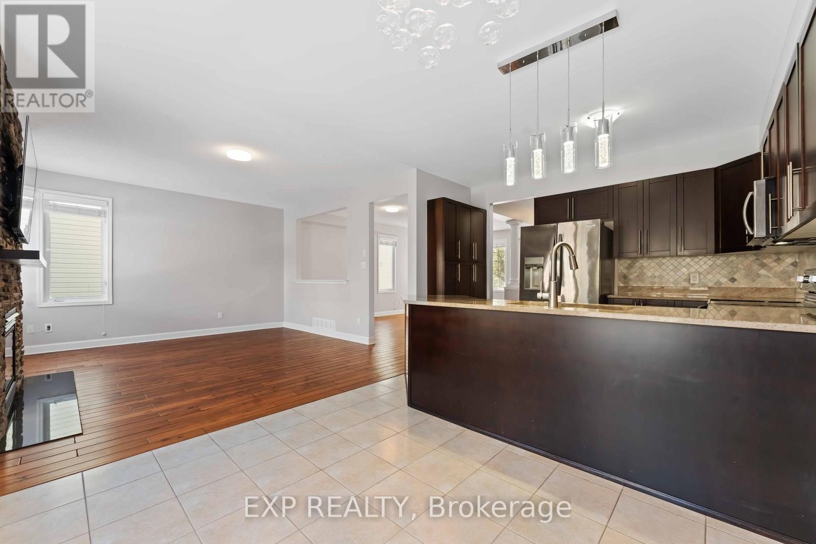 












413 TILLSONBURG STREET

,
Ottawa,




Ontario
K2T0C3

