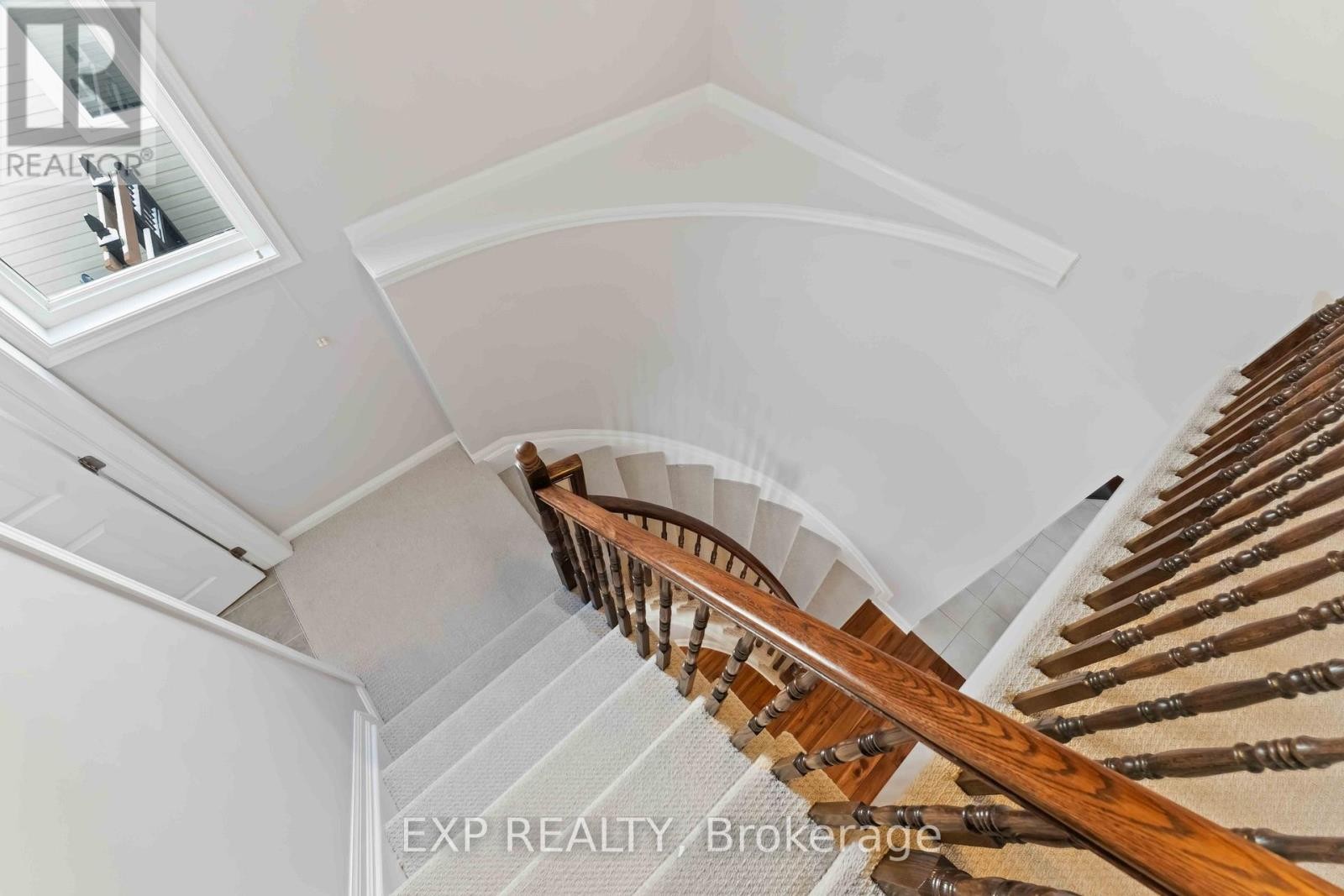 












413 TILLSONBURG STREET

,
Ottawa,




Ontario
K2T0C3

