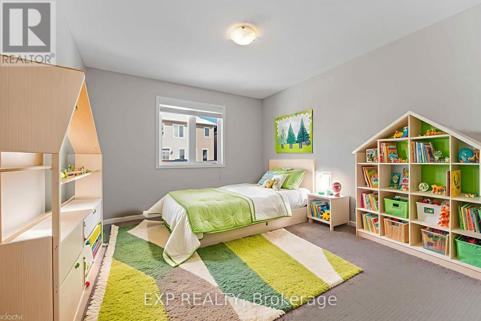 












413 TILLSONBURG STREET

,
Ottawa,




Ontario
K2T0C3

