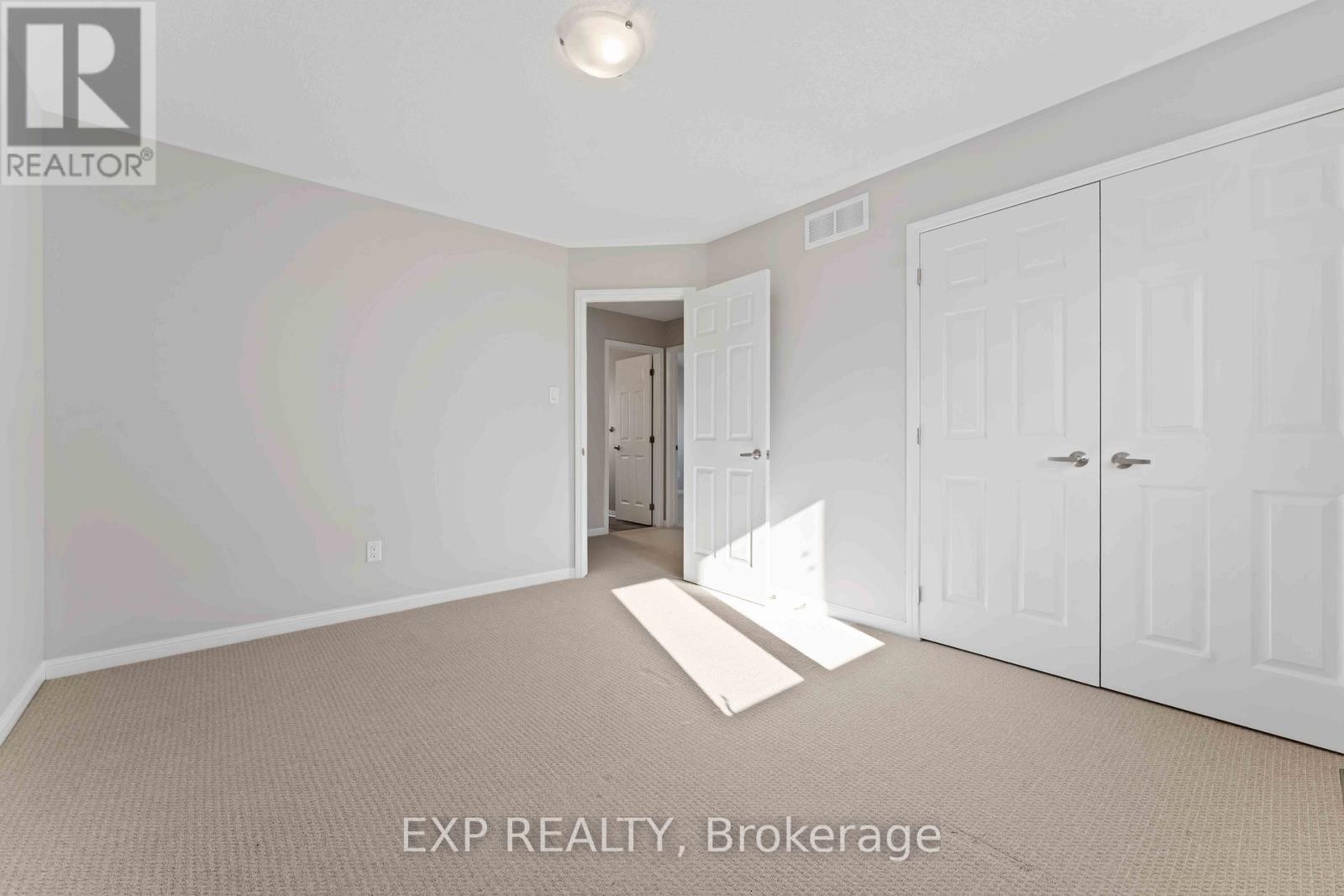 












413 TILLSONBURG STREET

,
Ottawa,




Ontario
K2T0C3

