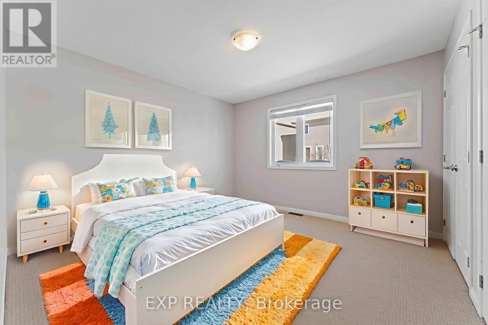 












413 TILLSONBURG STREET

,
Ottawa,




Ontario
K2T0C3

