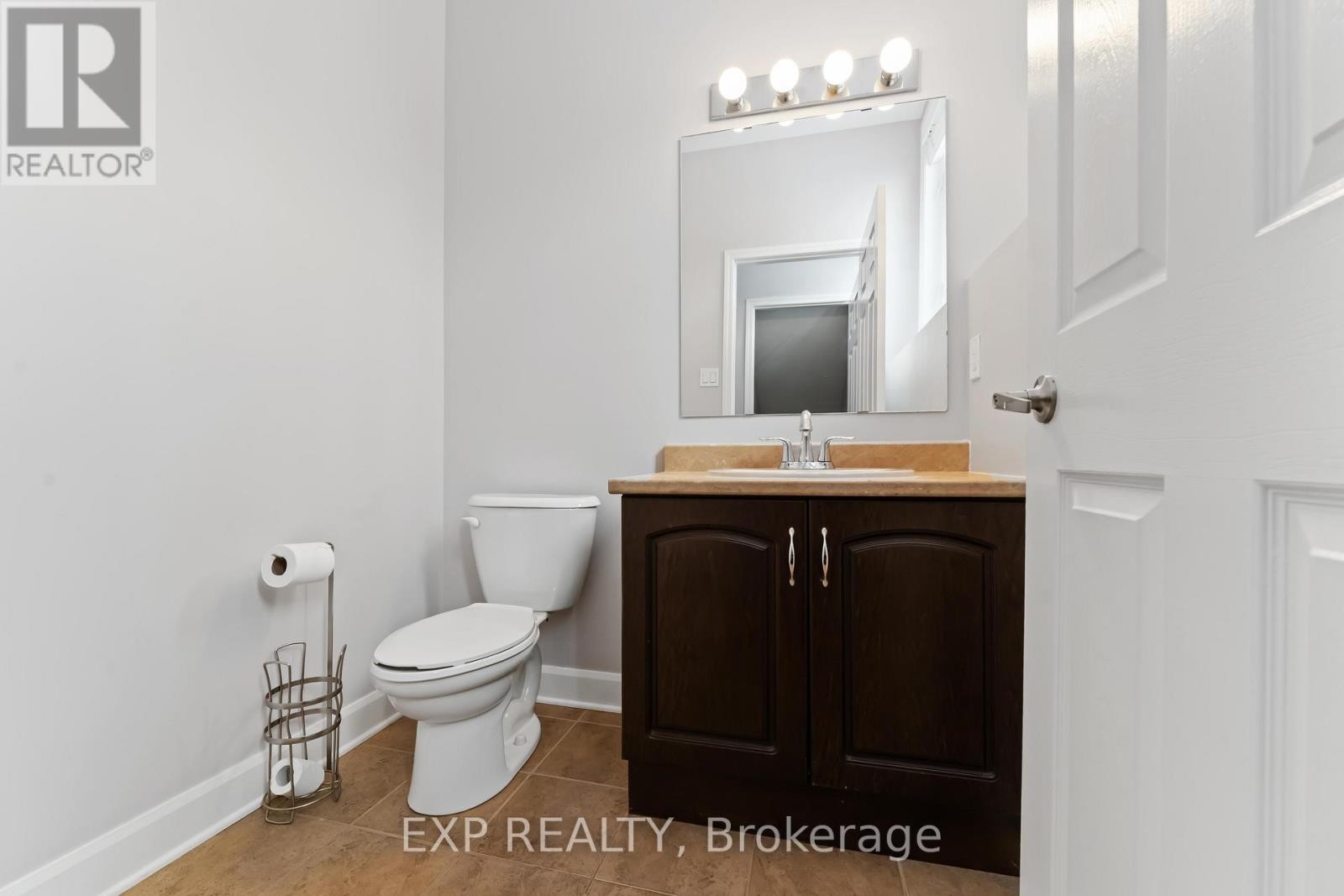 












413 TILLSONBURG STREET

,
Ottawa,




Ontario
K2T0C3

