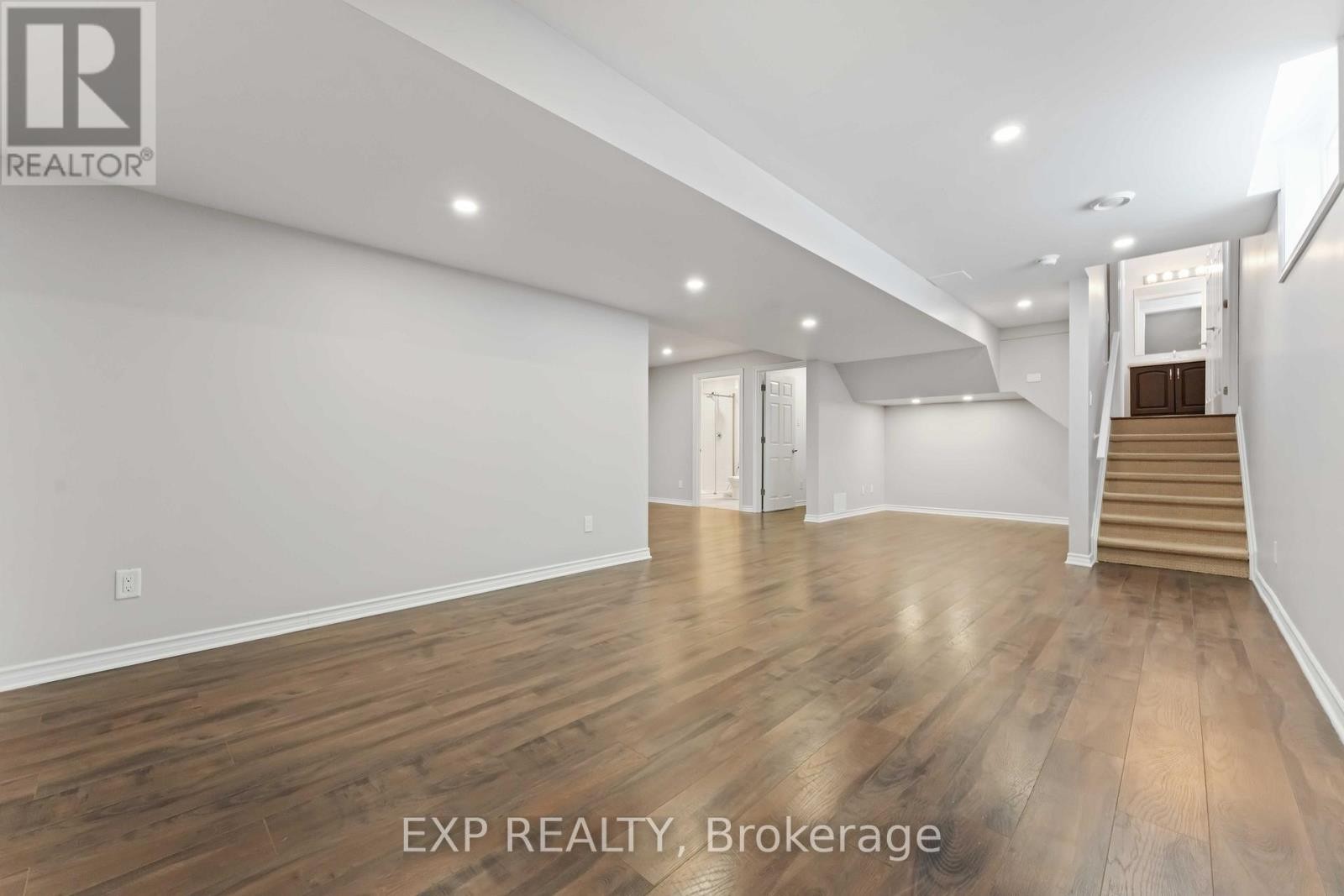 












413 TILLSONBURG STREET

,
Ottawa,




Ontario
K2T0C3

