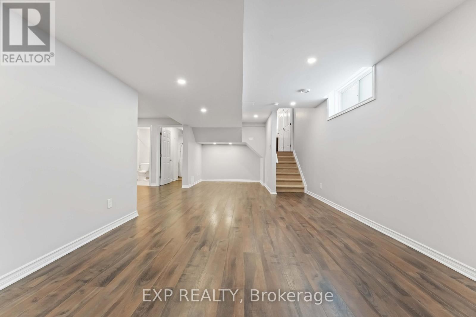 












413 TILLSONBURG STREET

,
Ottawa,




Ontario
K2T0C3

