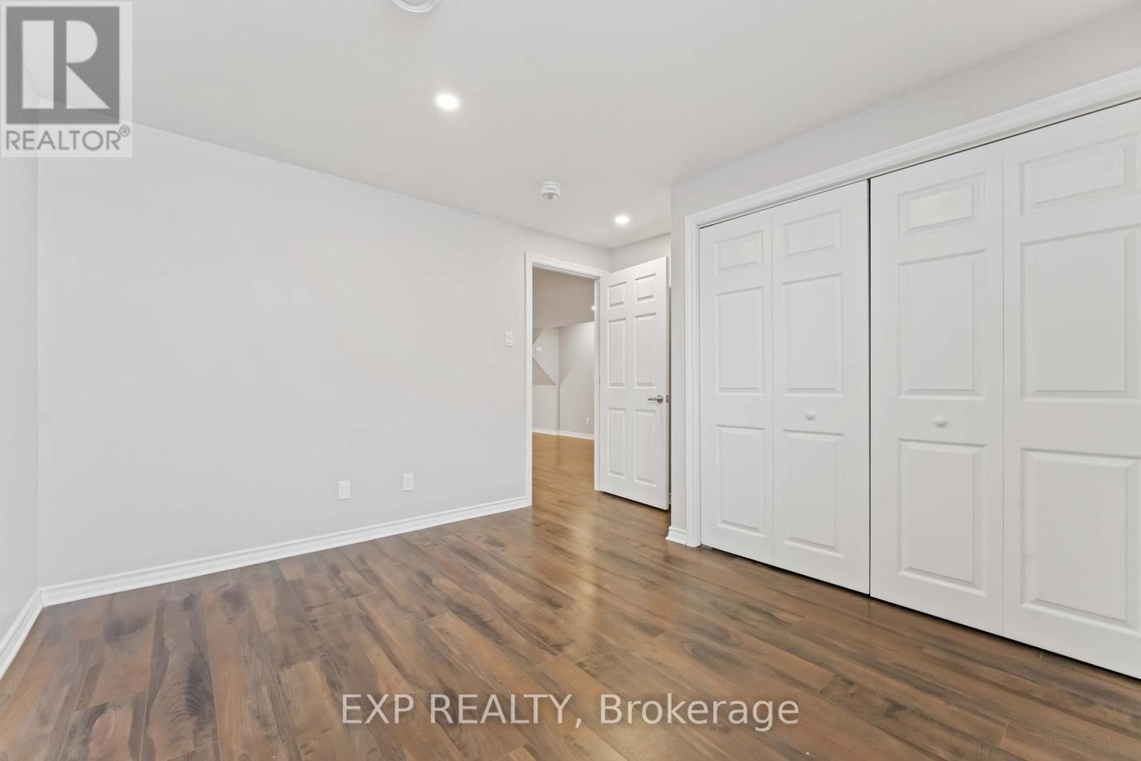 












413 TILLSONBURG STREET

,
Ottawa,




Ontario
K2T0C3

