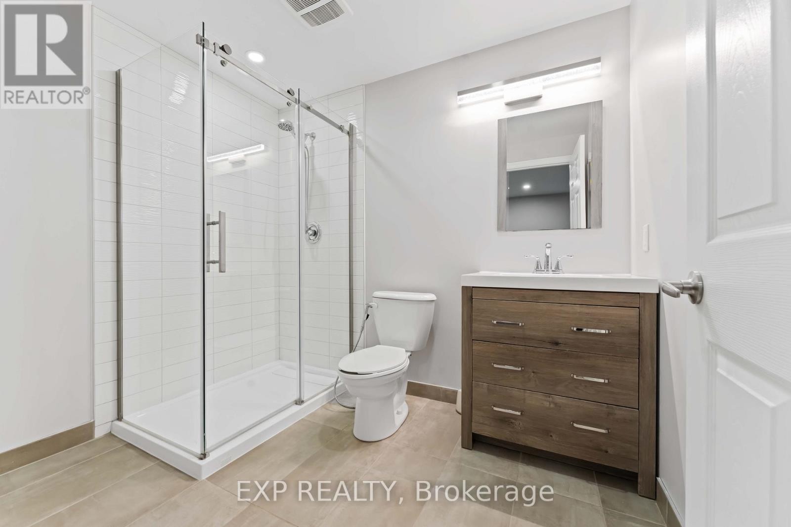 












413 TILLSONBURG STREET

,
Ottawa,




Ontario
K2T0C3

