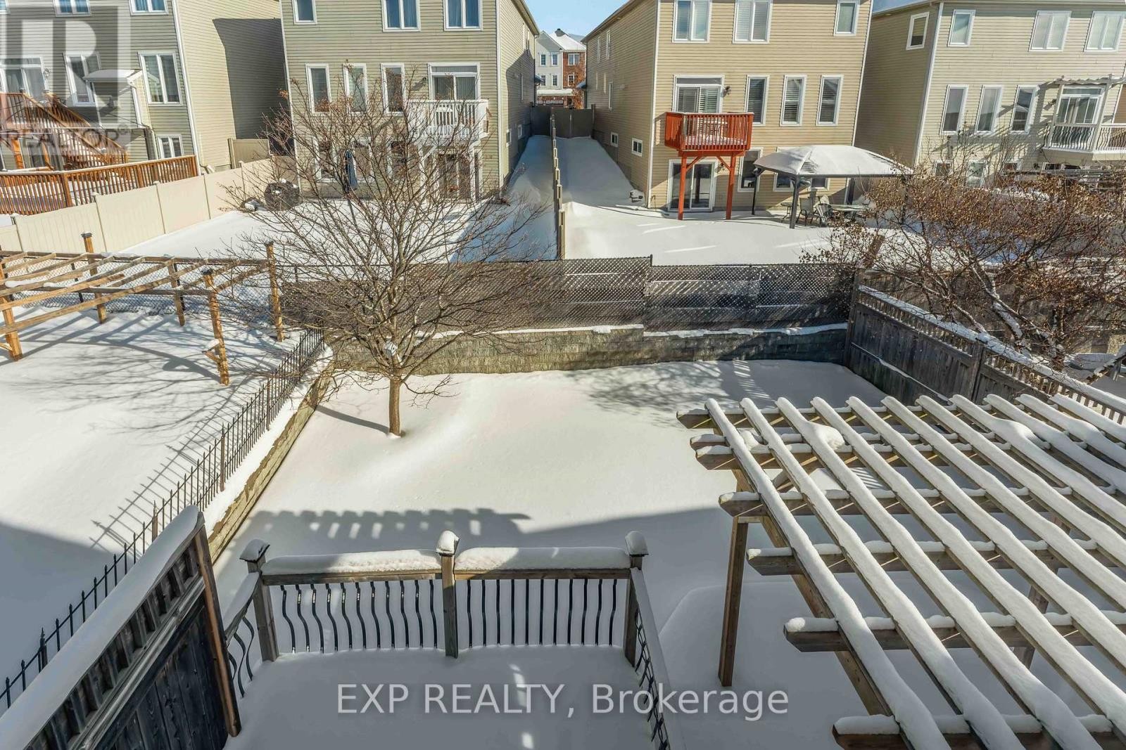 












413 TILLSONBURG STREET

,
Ottawa,




Ontario
K2T0C3

