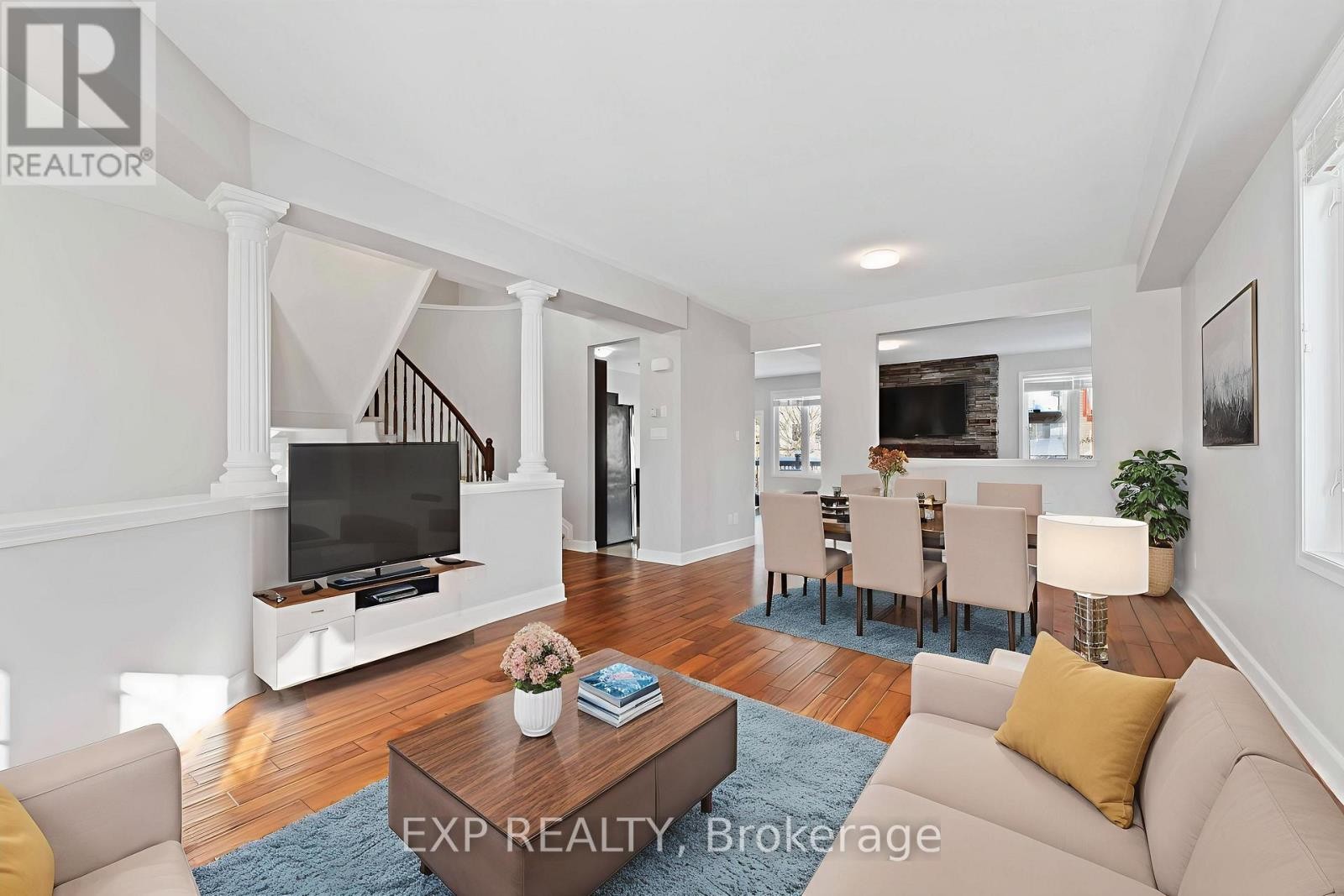 












413 TILLSONBURG STREET

,
Ottawa,




Ontario
K2T0C3

