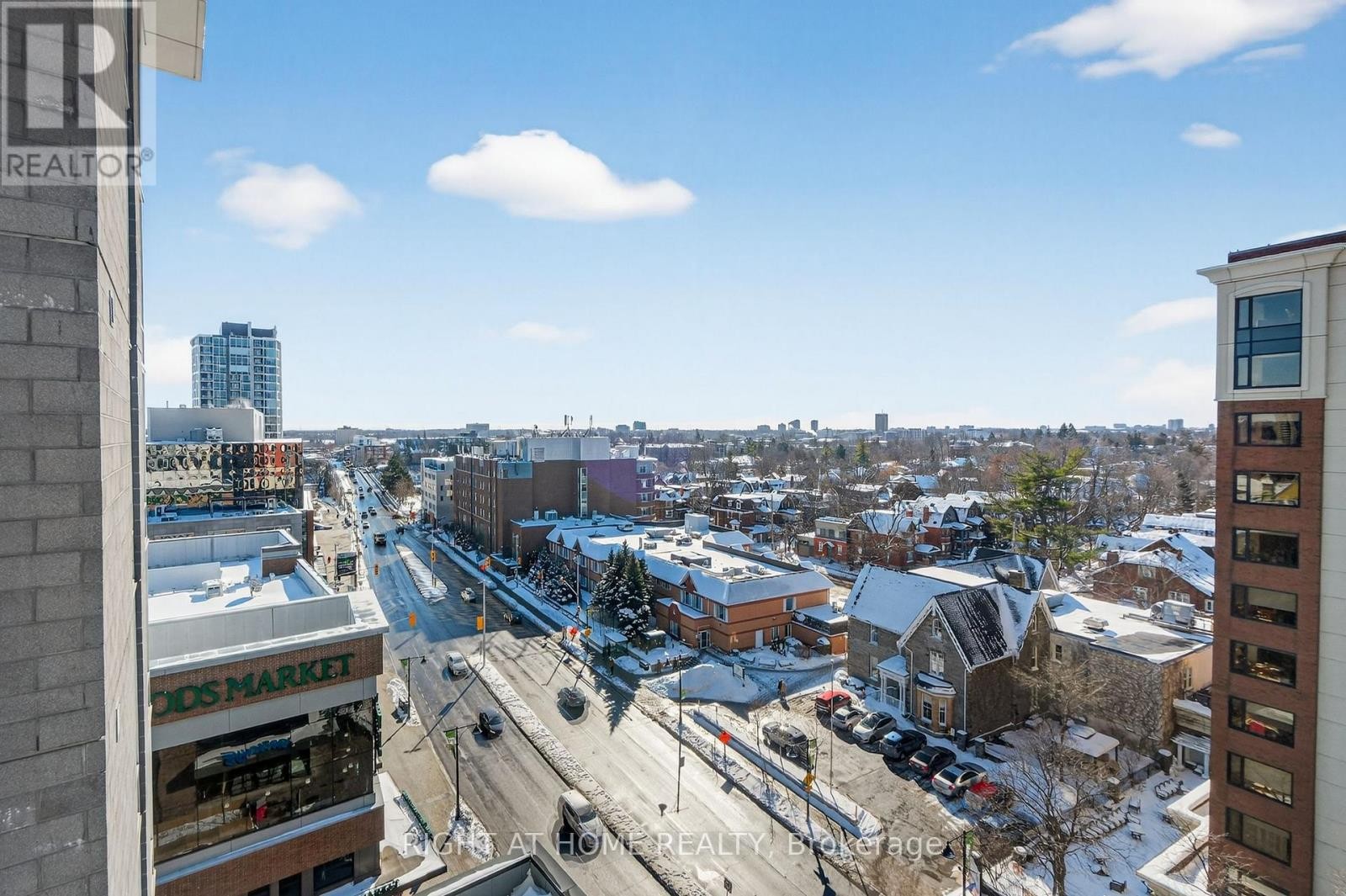 












806 - 118 HOLMWOOD AVENUE

,
Ottawa,




Ontario
K1S5J5

