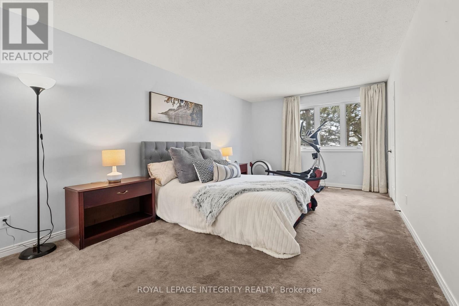 












830 ACADIAN GARDENS

,
Ottawa,




Ontario
K1C2V6

