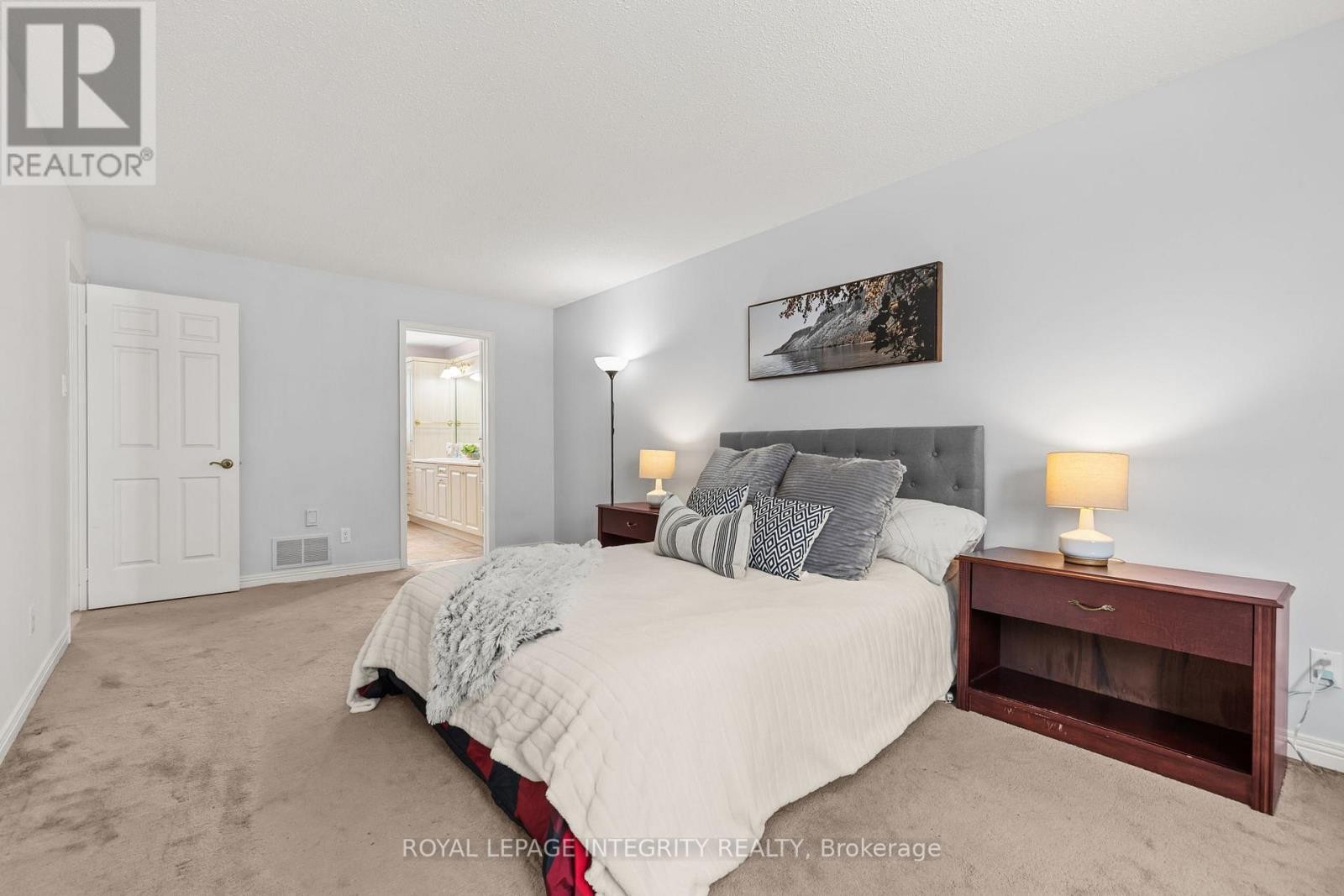 












830 ACADIAN GARDENS

,
Ottawa,




Ontario
K1C2V6

