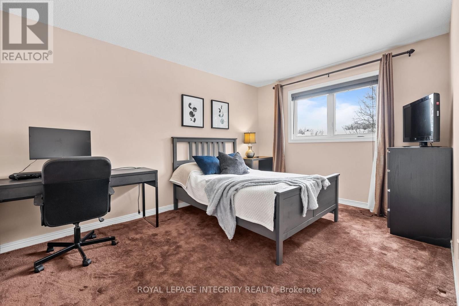 












830 ACADIAN GARDENS

,
Ottawa,




Ontario
K1C2V6

