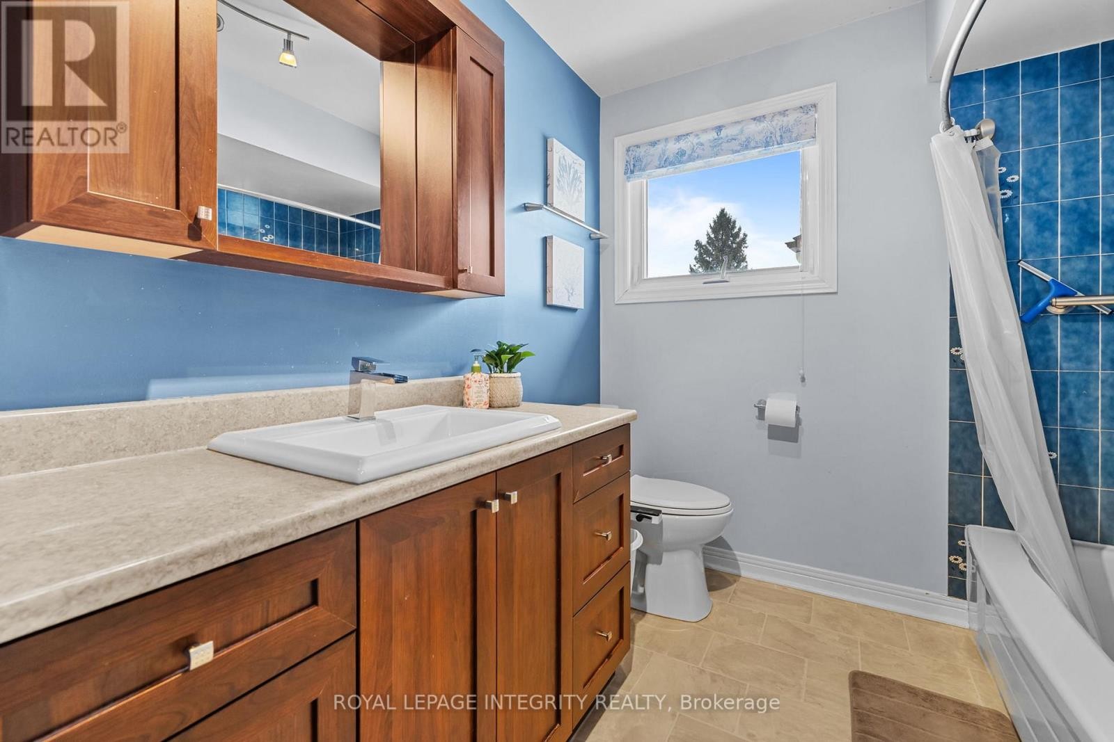 












830 ACADIAN GARDENS

,
Ottawa,




Ontario
K1C2V6

