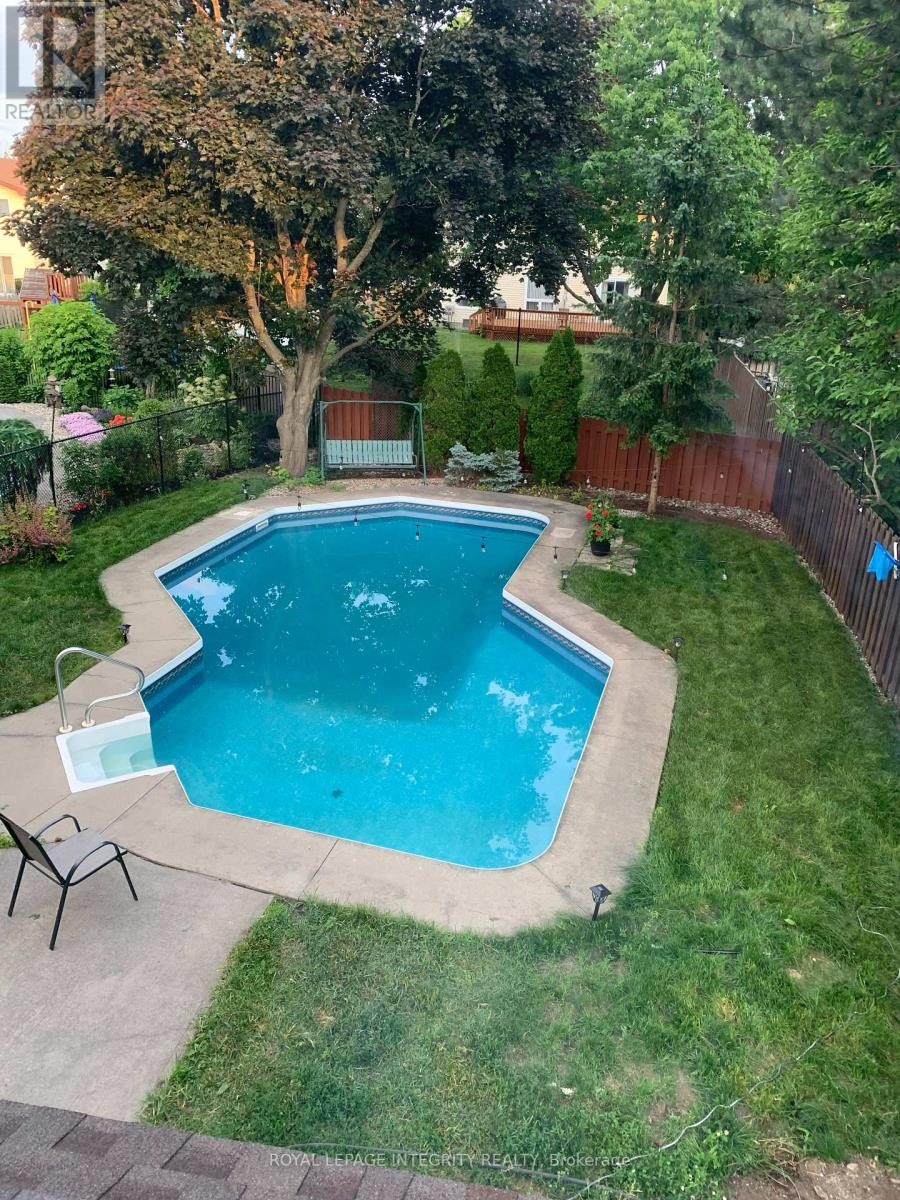 












830 ACADIAN GARDENS

,
Ottawa,




Ontario
K1C2V6

