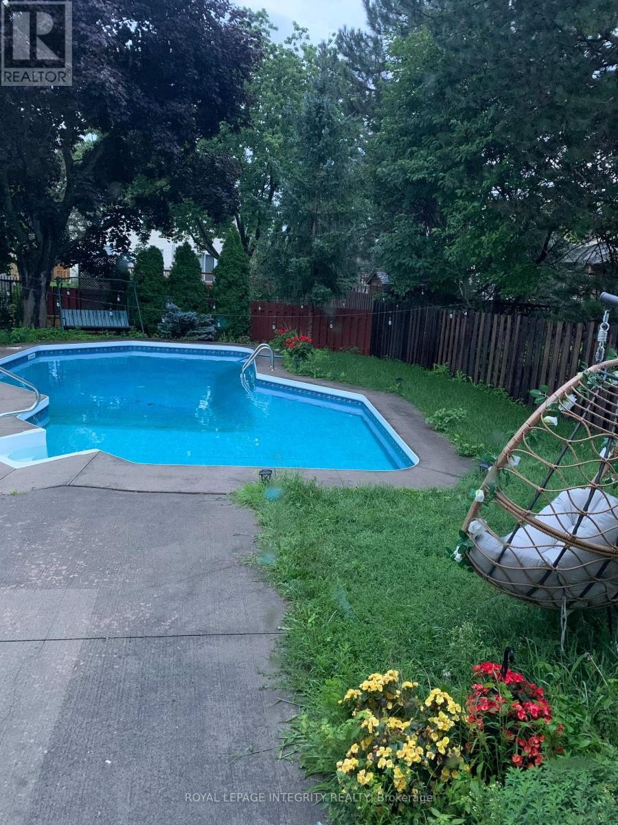 












830 ACADIAN GARDENS

,
Ottawa,




Ontario
K1C2V6

