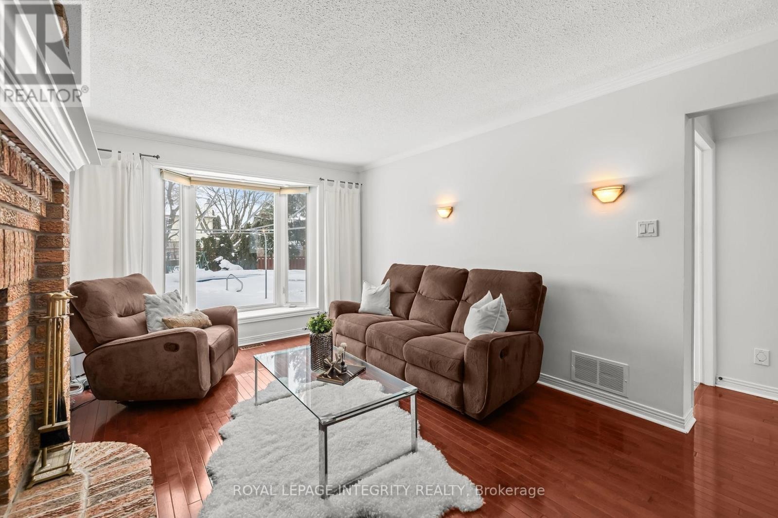 












830 ACADIAN GARDENS

,
Ottawa,




Ontario
K1C2V6

