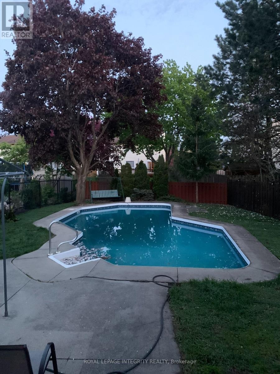 












830 ACADIAN GARDENS

,
Ottawa,




Ontario
K1C2V6

