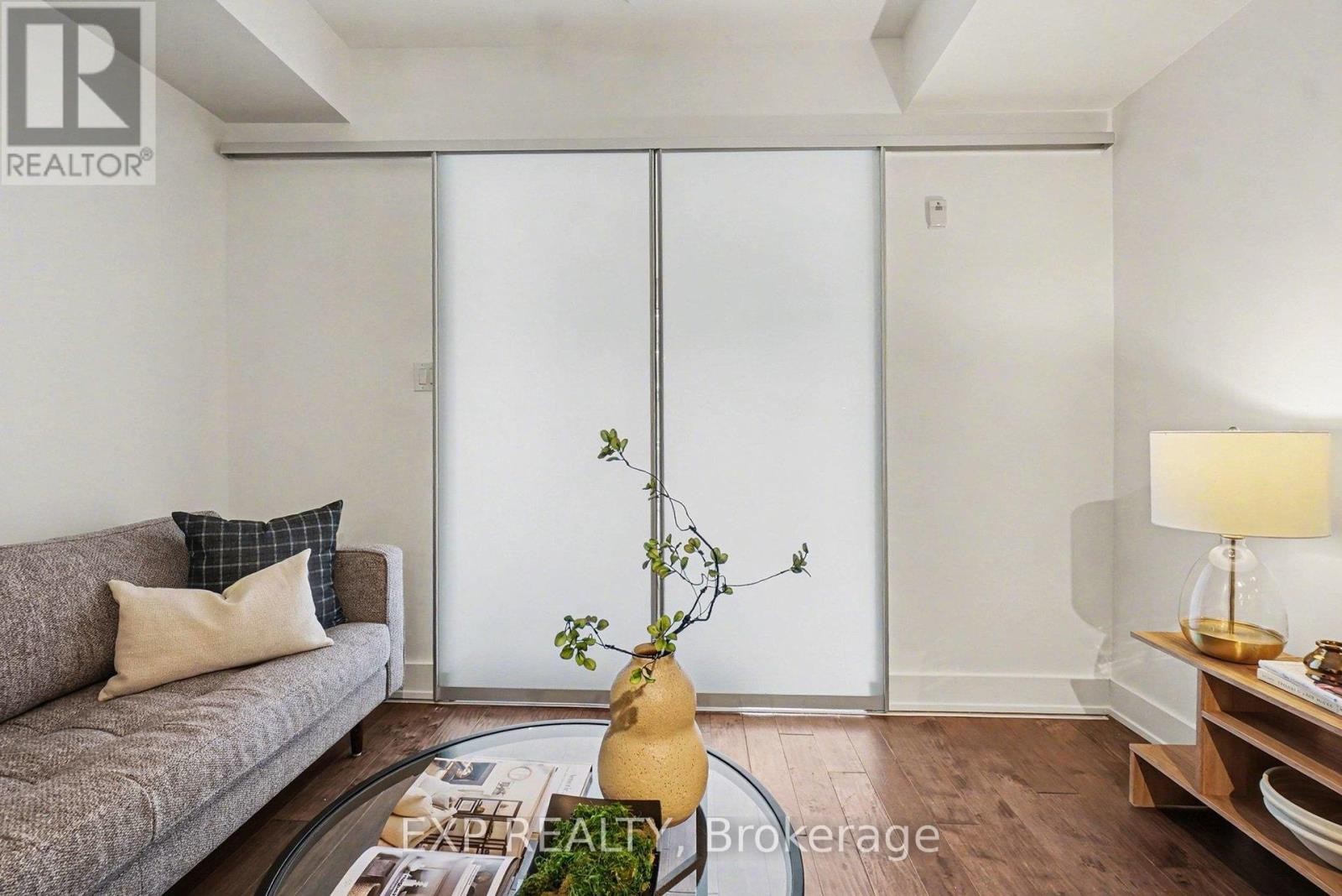 












410 - 108 RICHMOND ROAD

,
Ottawa,




Ontario
K1Z0B3

