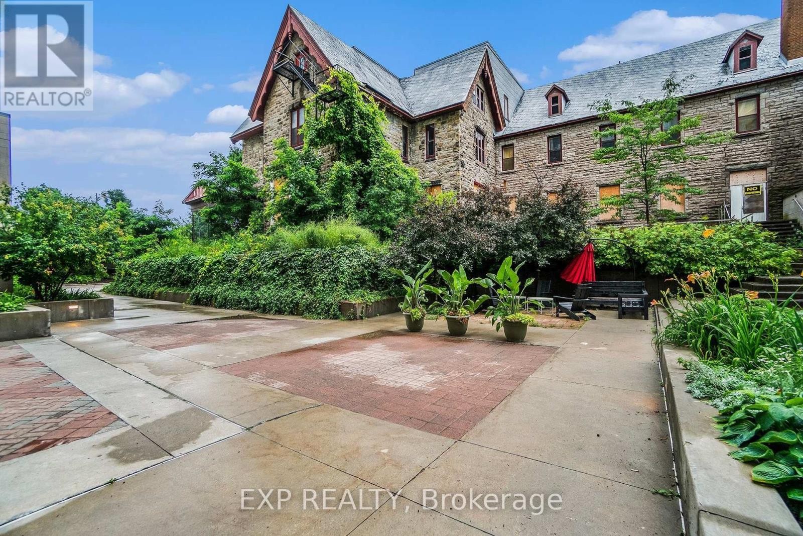 












410 - 108 RICHMOND ROAD

,
Ottawa,




Ontario
K1Z0B3

