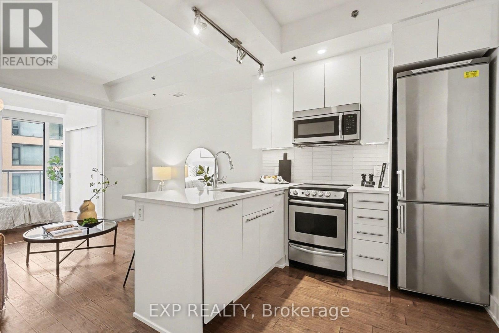 












410 - 108 RICHMOND ROAD

,
Ottawa,




Ontario
K1Z0B3

