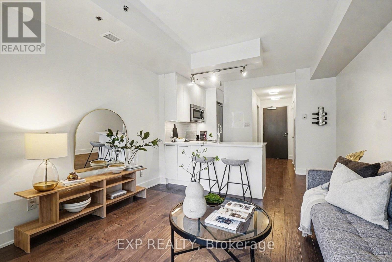 












410 - 108 RICHMOND ROAD

,
Ottawa,




Ontario
K1Z0B3

