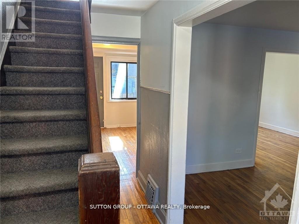 












50 ARMSTRONG STREET

,
Ottawa,




Ontario
K1Y2V7

