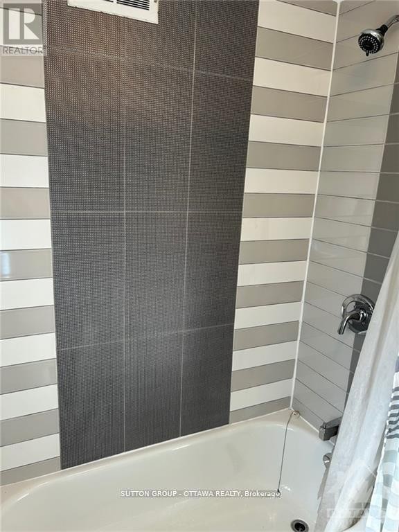 












50 ARMSTRONG STREET

,
Ottawa,




Ontario
K1Y2V7

