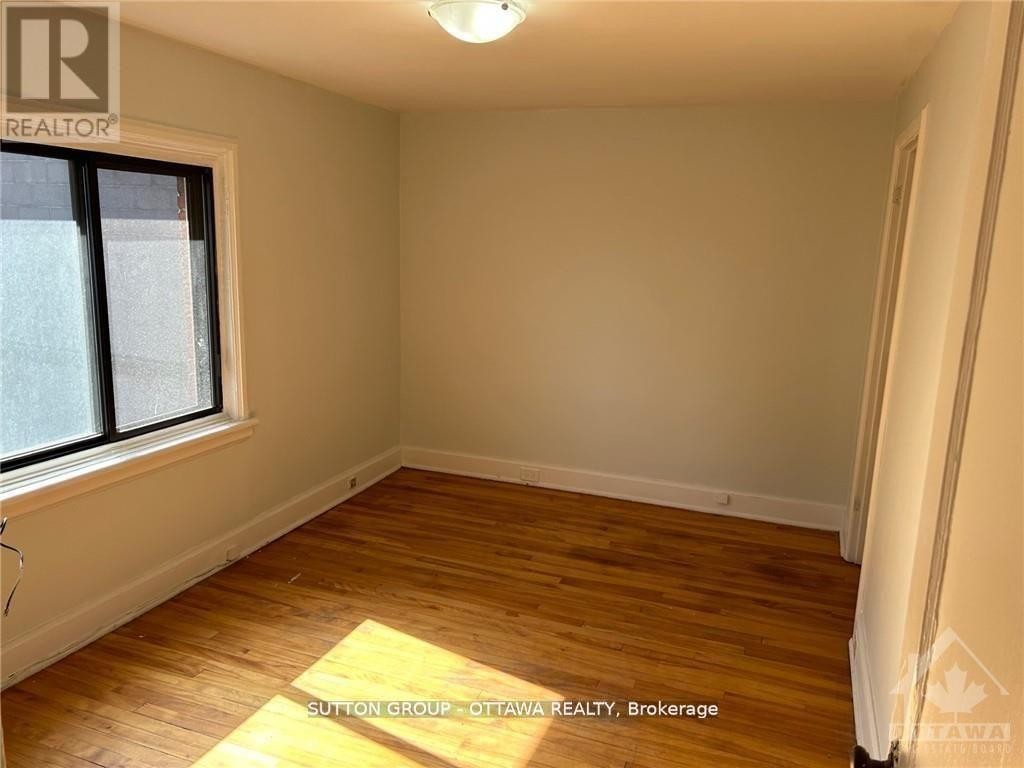 












50 ARMSTRONG STREET

,
Ottawa,




Ontario
K1Y2V7

