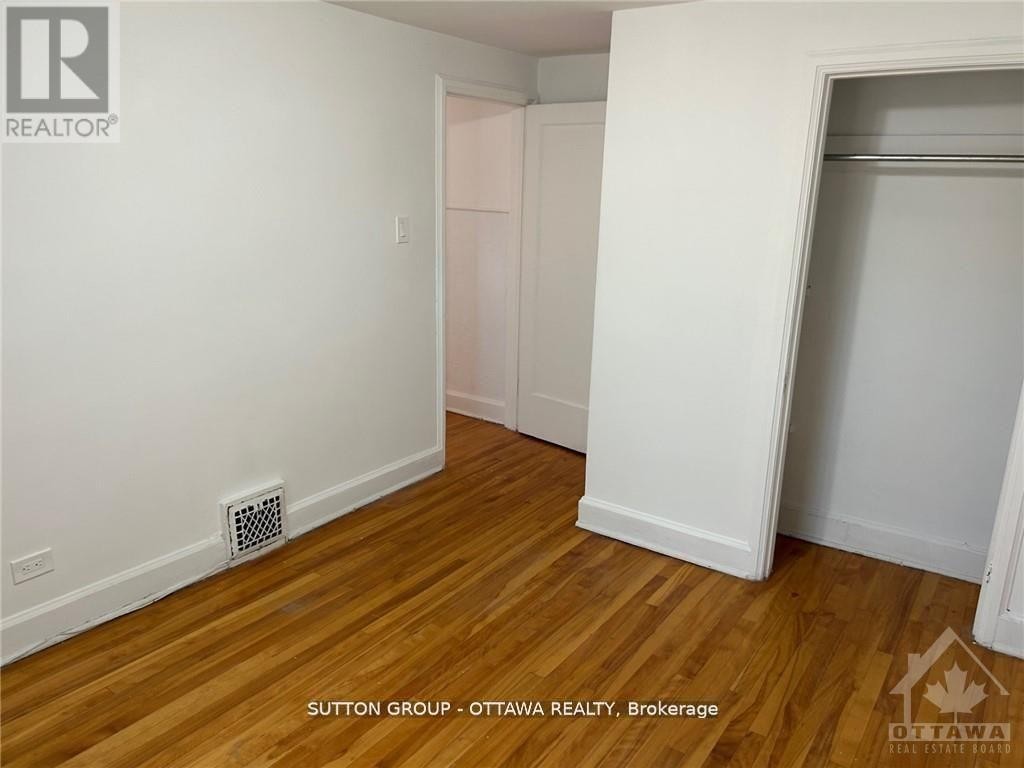 












50 ARMSTRONG STREET

,
Ottawa,




Ontario
K1Y2V7

