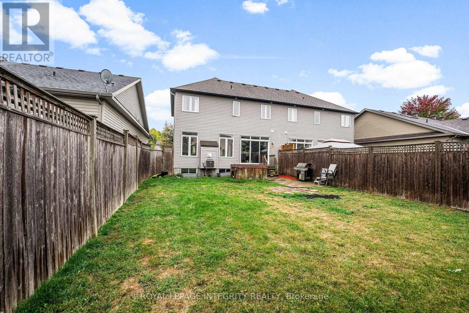 












53 WILLOWSHORE WAY

,
Carleton Place,




Ontario
K7C0B1

