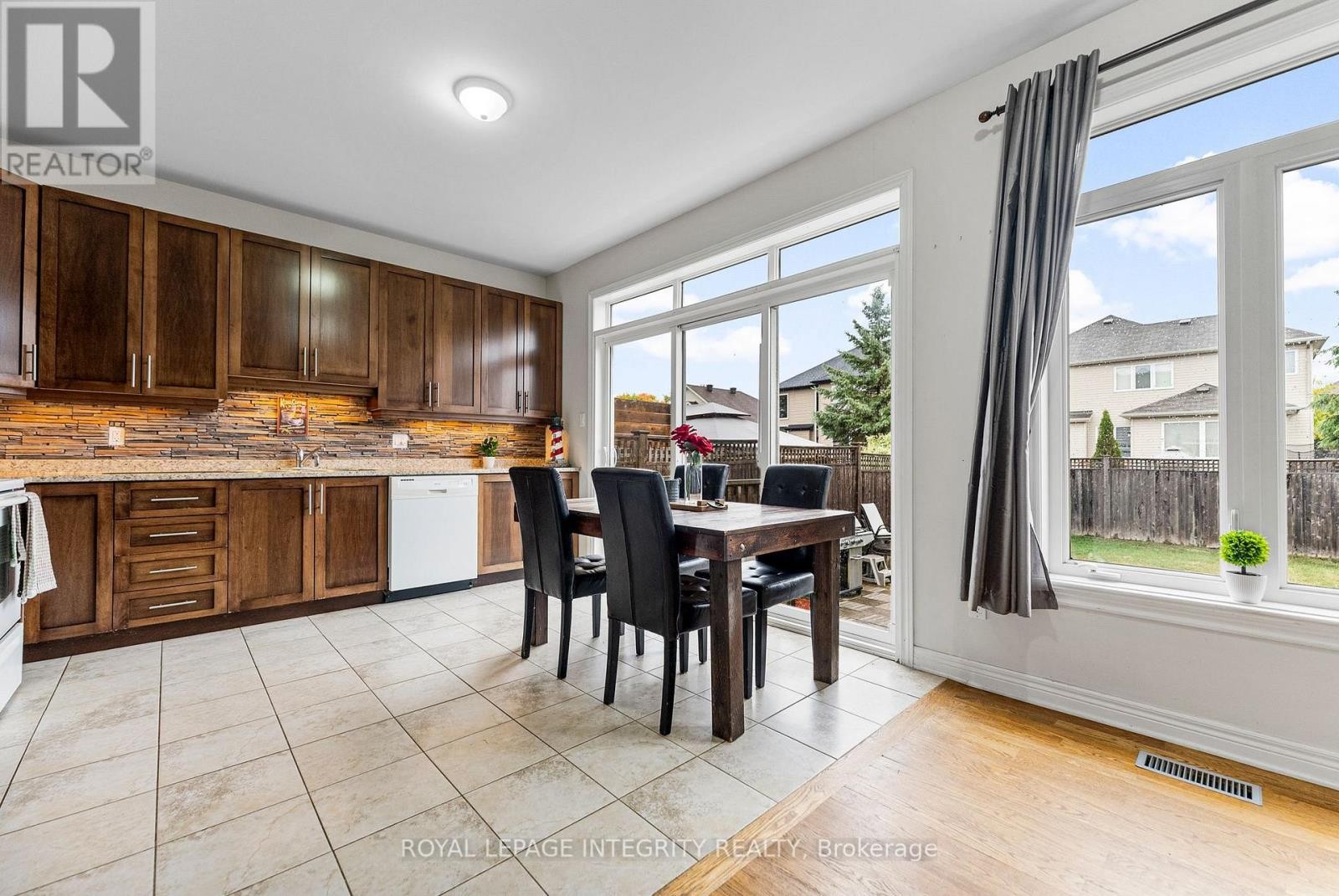 












53 WILLOWSHORE WAY

,
Carleton Place,




Ontario
K7C0B1

