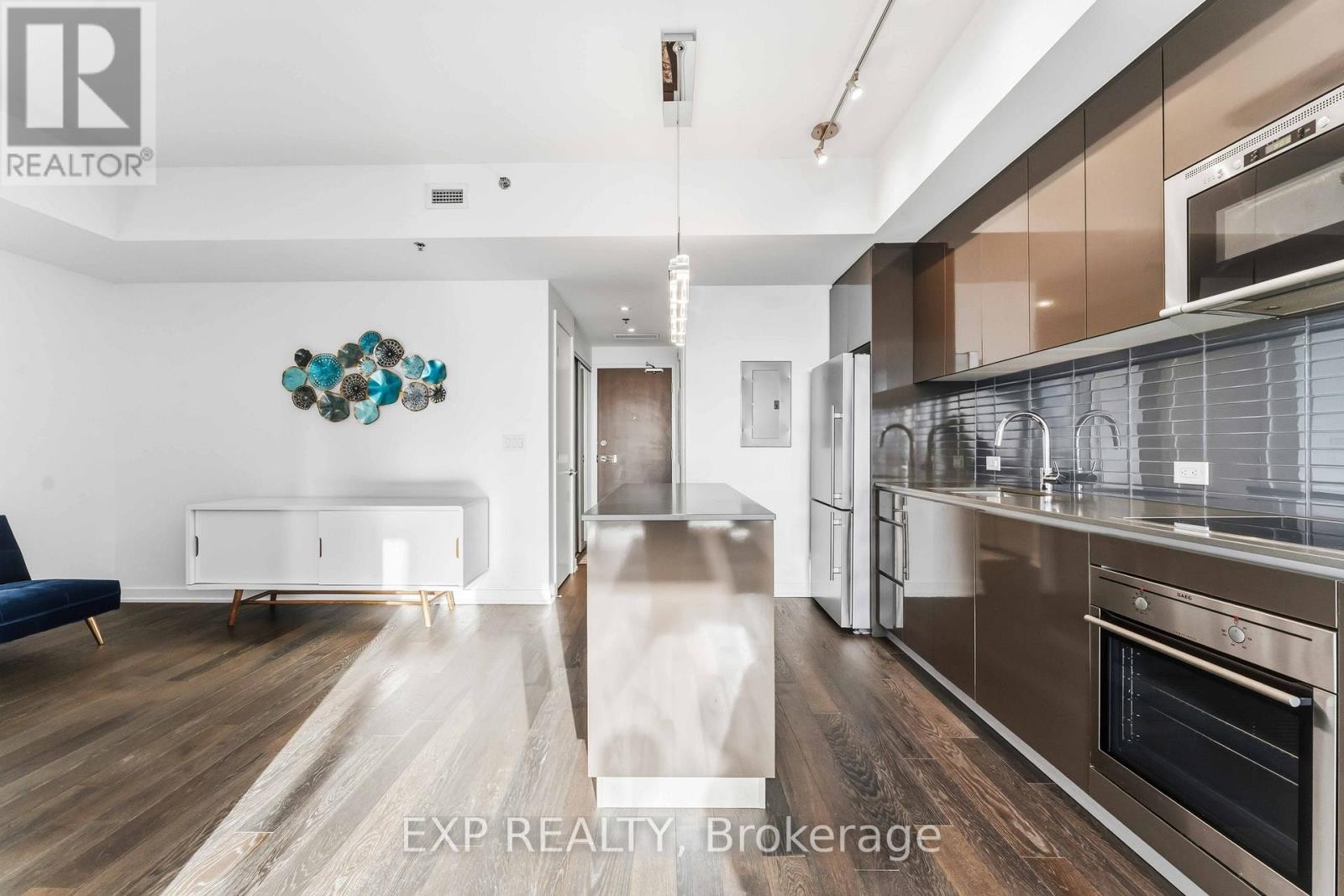 












2102 - 199 SLATER STREET

,
Ottawa,




Ontario
K1P0C8

