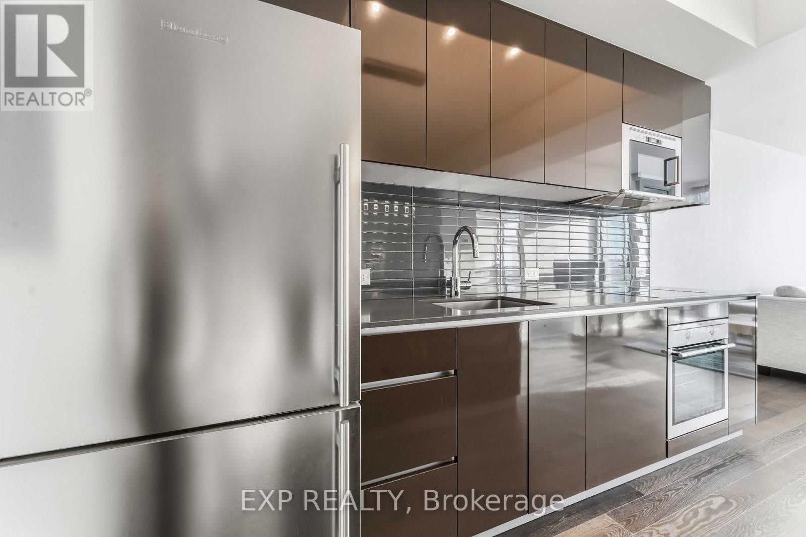 












2102 - 199 SLATER STREET

,
Ottawa,




Ontario
K1P0C8

