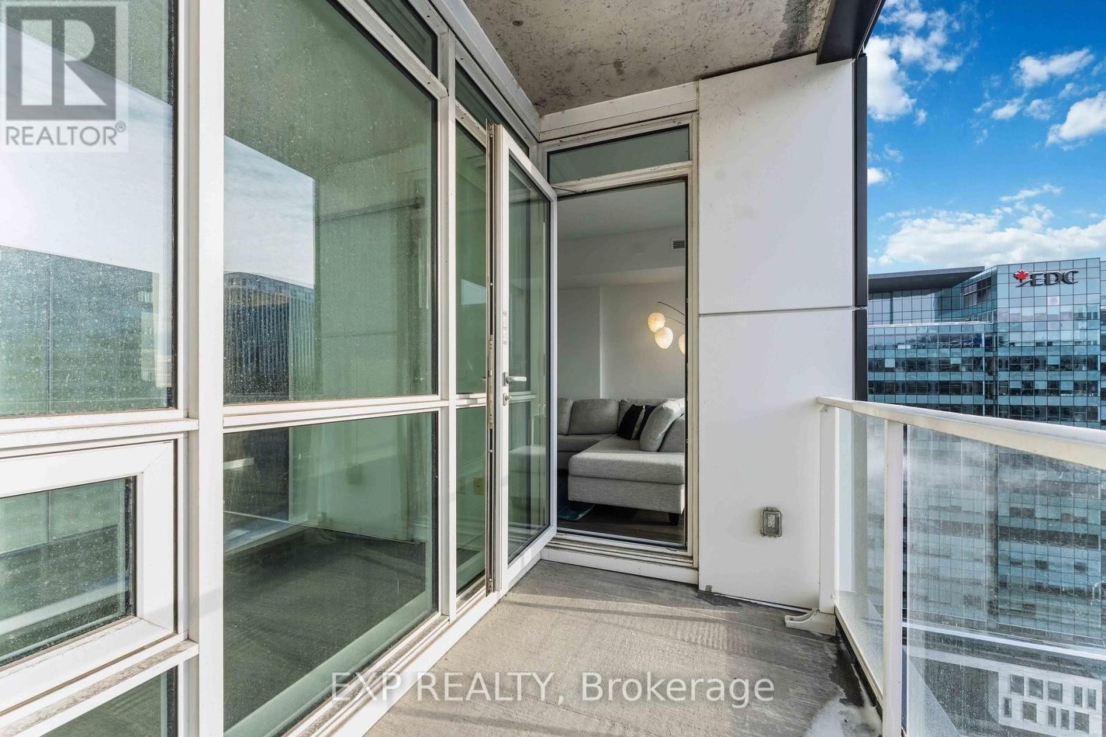 












2102 - 199 SLATER STREET

,
Ottawa,




Ontario
K1P0C8

