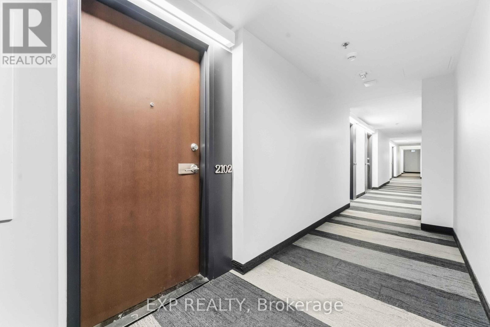 












2102 - 199 SLATER STREET

,
Ottawa,




Ontario
K1P0C8

