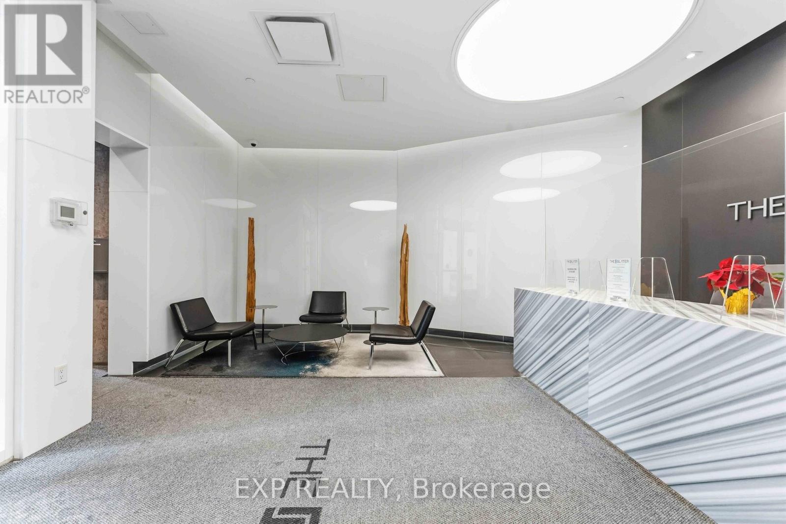 












2102 - 199 SLATER STREET

,
Ottawa,




Ontario
K1P0C8

