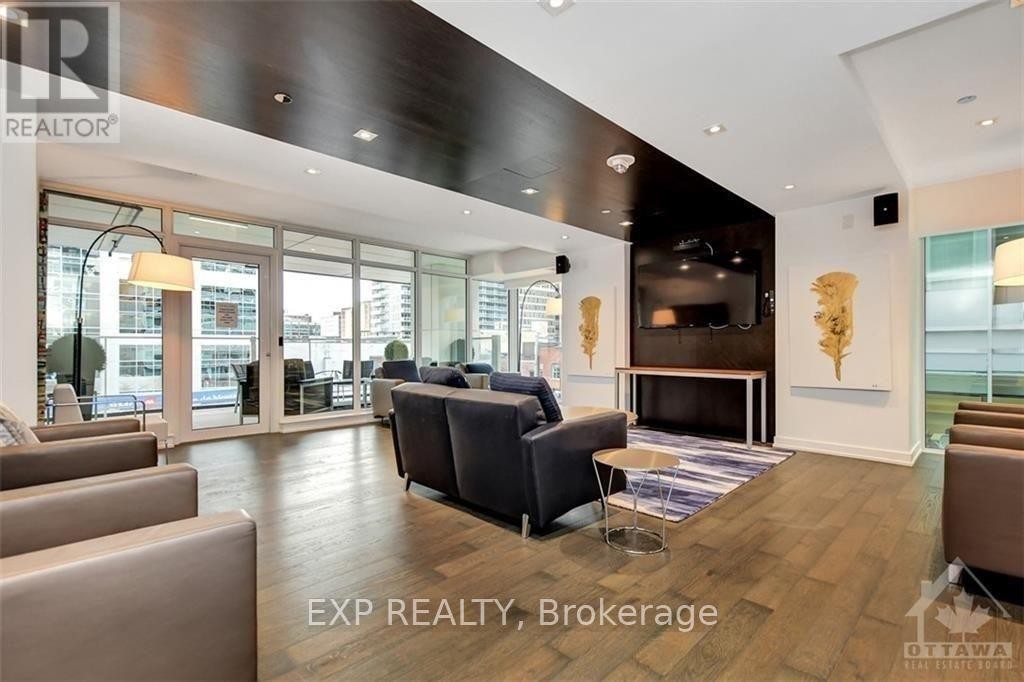 












2102 - 199 SLATER STREET

,
Ottawa,




Ontario
K1P0C8

