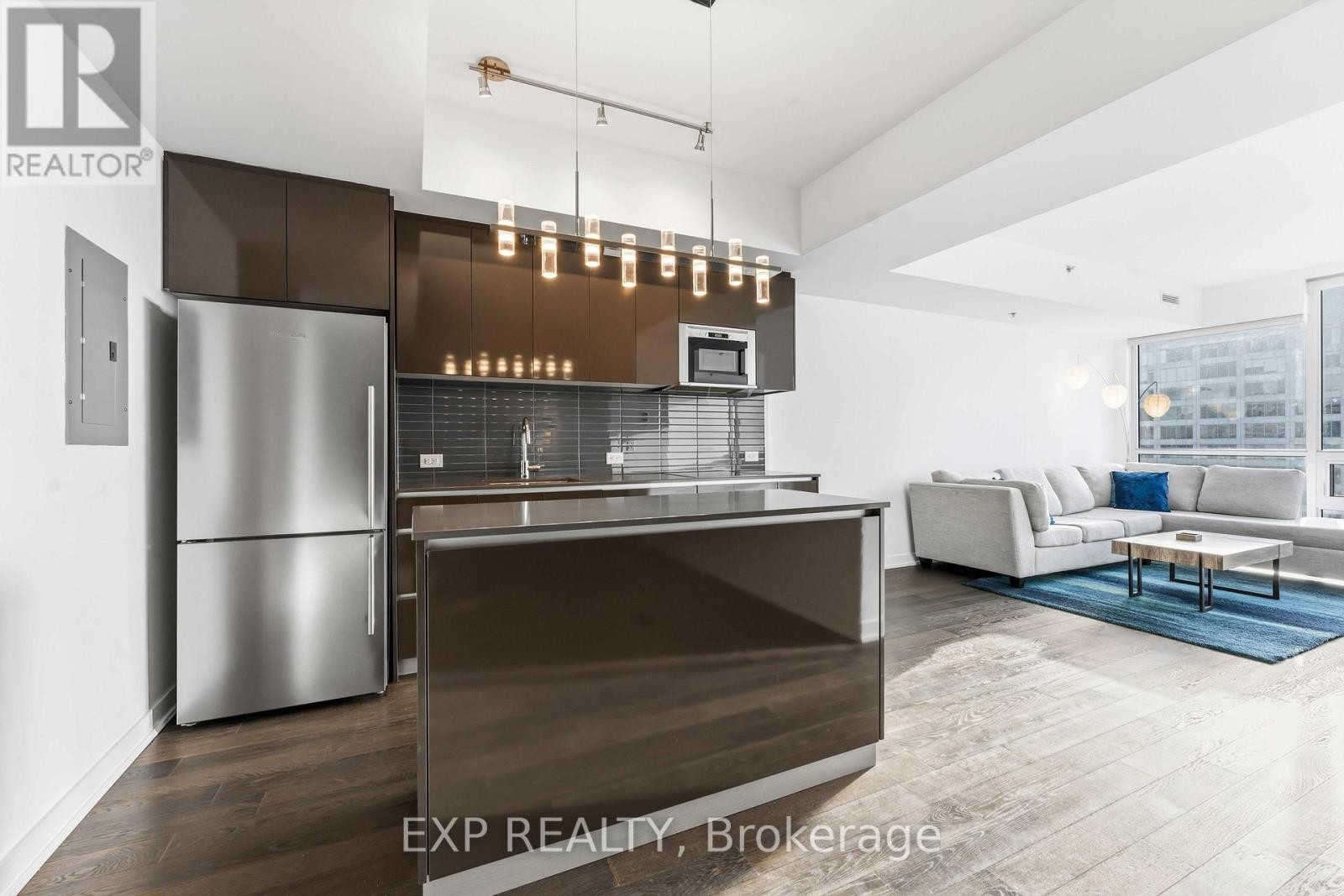 












2102 - 199 SLATER STREET

,
Ottawa,




Ontario
K1P0C8

