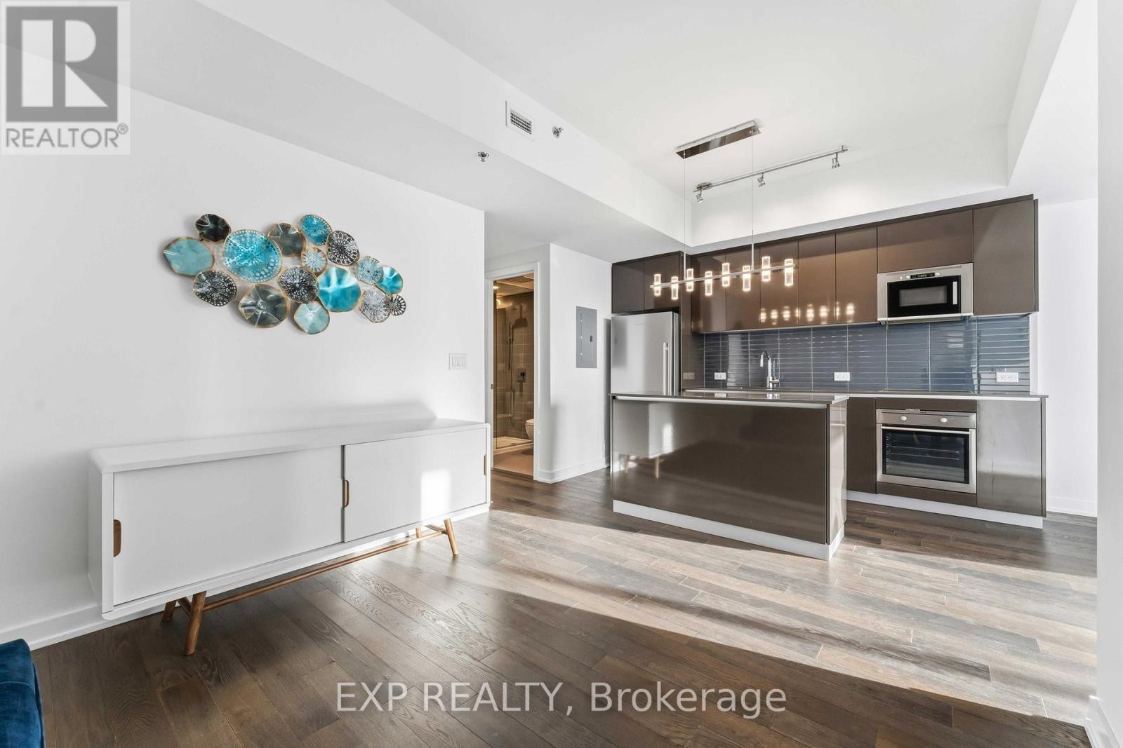 












2102 - 199 SLATER STREET

,
Ottawa,




Ontario
K1P0C8

