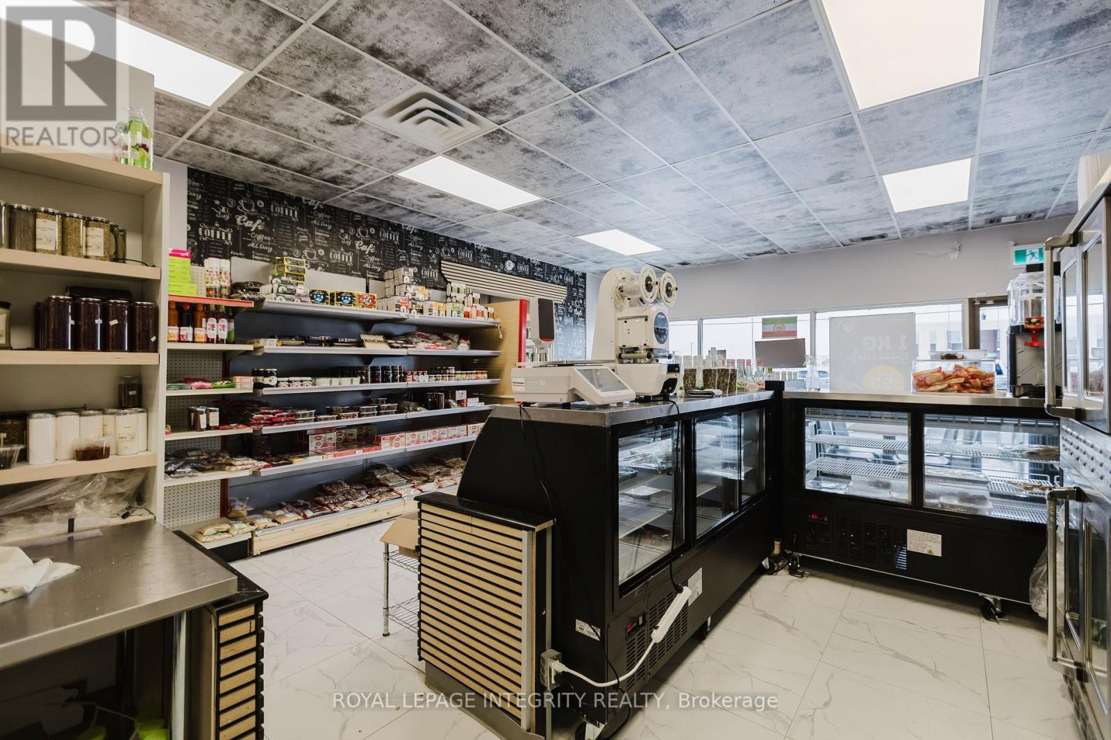 












11 - 1950 MERIVALE ROAD

,
Ottawa,




Ontario
K2G5T5

