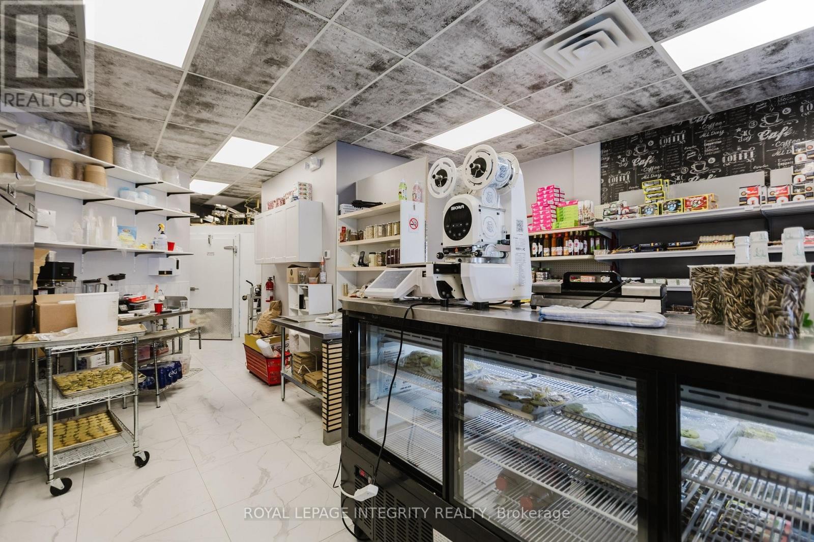 












11 - 1950 MERIVALE ROAD

,
Ottawa,




Ontario
K2G5T5

