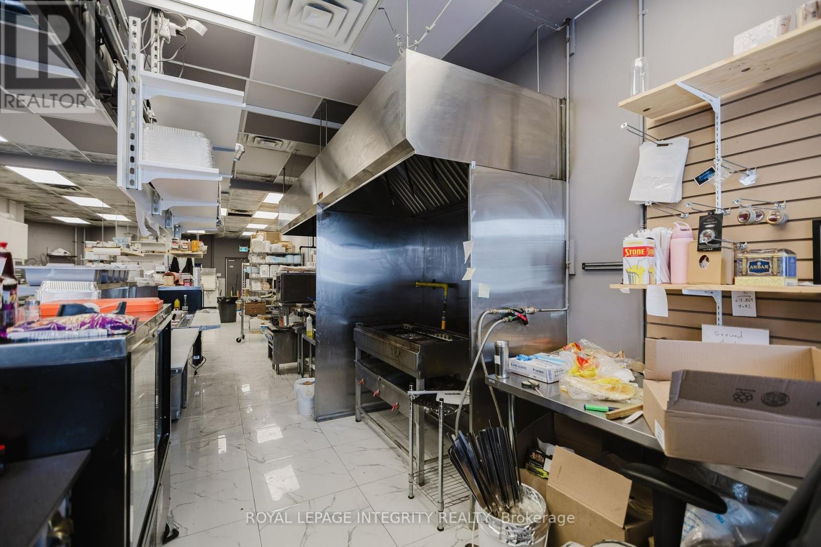 












11 - 1950 MERIVALE ROAD

,
Ottawa,




Ontario
K2G5T5

