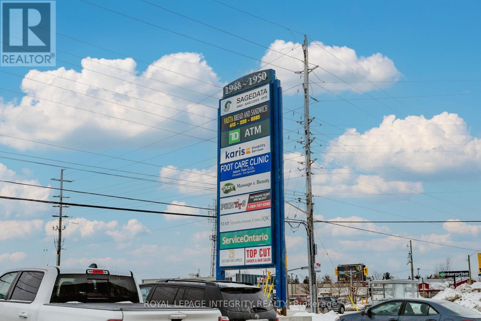 












11 - 1950 MERIVALE ROAD

,
Ottawa,




Ontario
K2G5T5

