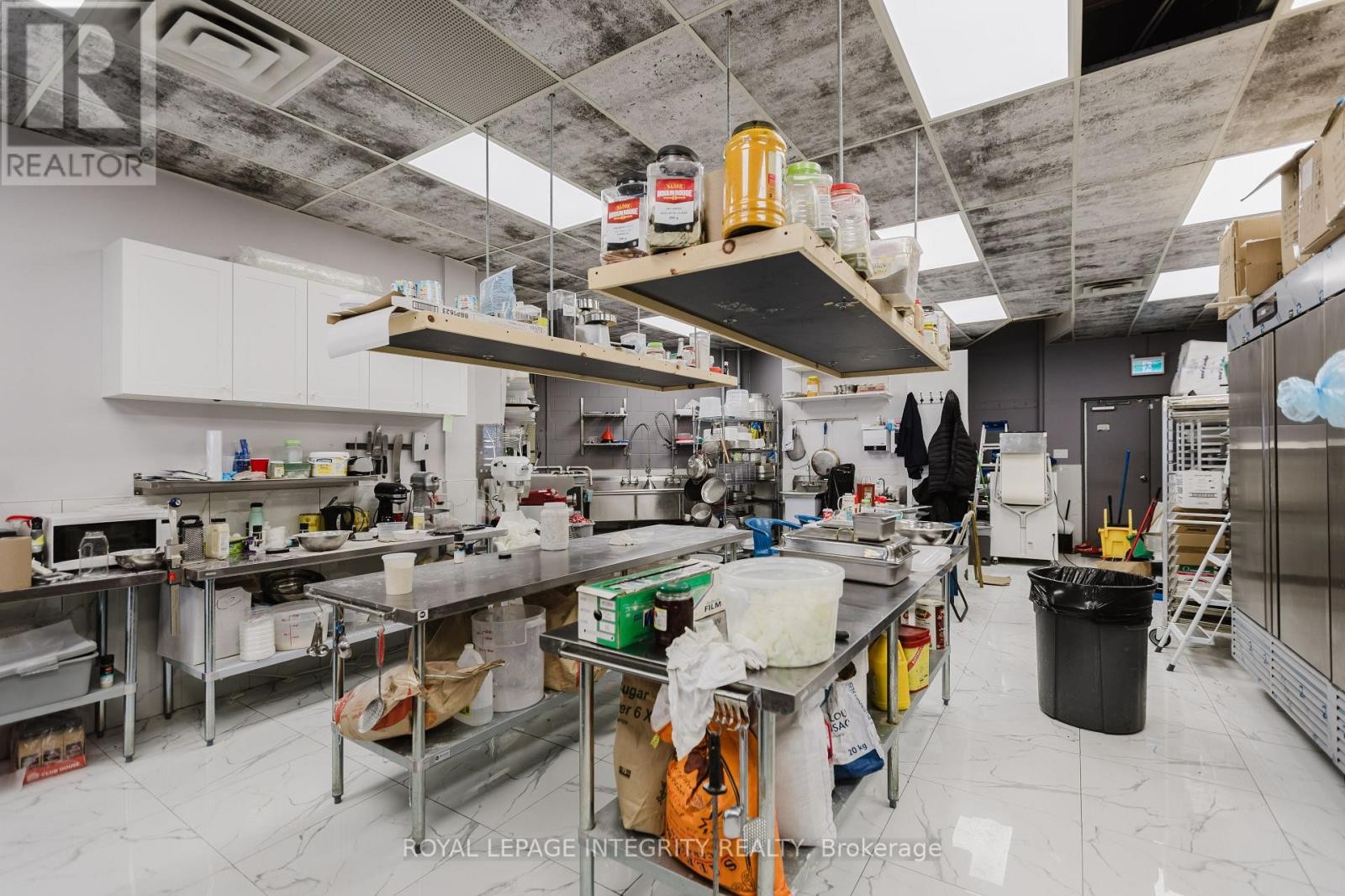 












11 - 1950 MERIVALE ROAD

,
Ottawa,




Ontario
K2G5T5

