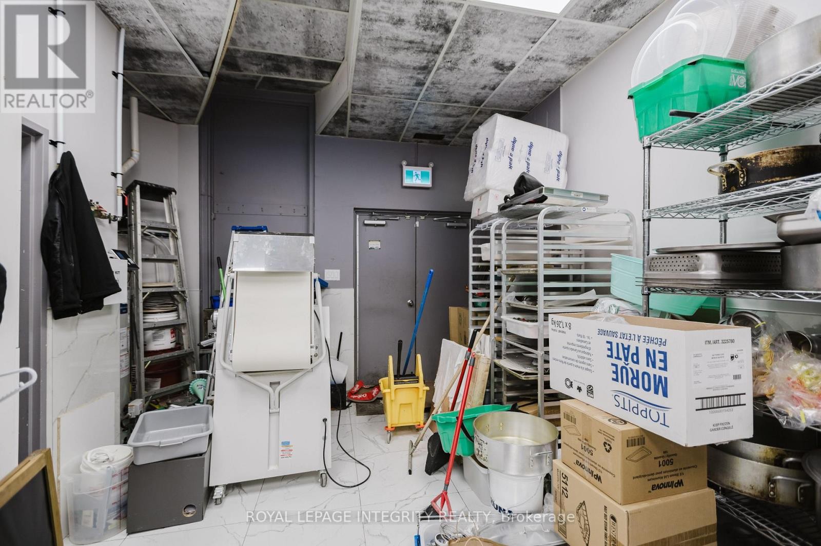 












11 - 1950 MERIVALE ROAD

,
Ottawa,




Ontario
K2G5T5

