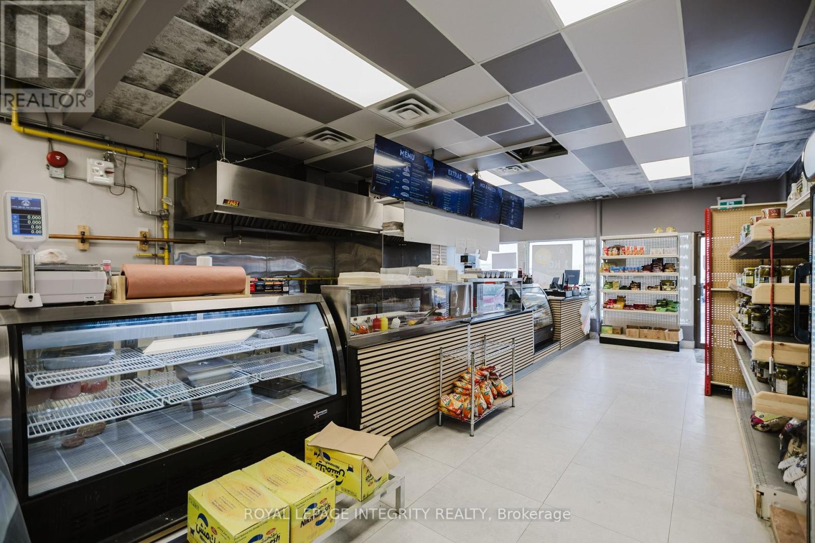 












11 - 1950 MERIVALE ROAD

,
Ottawa,




Ontario
K2G5T5

